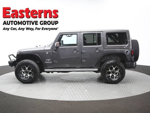 Used 2017 Jeep Wrangler Unlimited Sahara w/ Dual Top Group AWD/4WD image 60