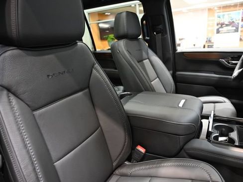New 2026 GMC Yukon XL Denali w/ Sun & Power Step Package AWD/4WD image 10