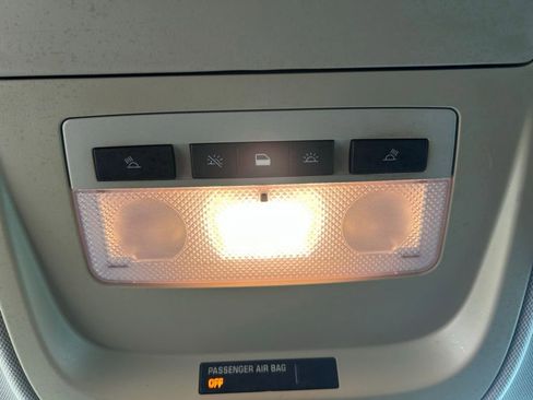 Used 2015 GMC Canyon SLE w/ SLE Convenience Package image 32