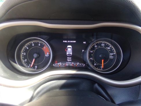 Used 2017 Jeep Cherokee High Altitude image 27