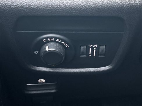 Used 2024 Jeep Grand Cherokee Laredo X image 29