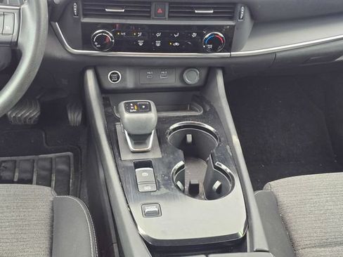Used 2022 Nissan Rogue S FWD image 17