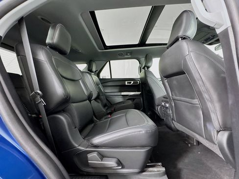Used 2022 Ford Explorer XLT w/ Equipment Group 202A AWD/4WD image 30