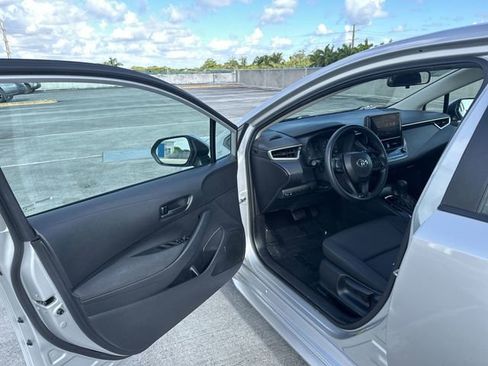 Used 2024 Toyota Corolla LE FWD image 22