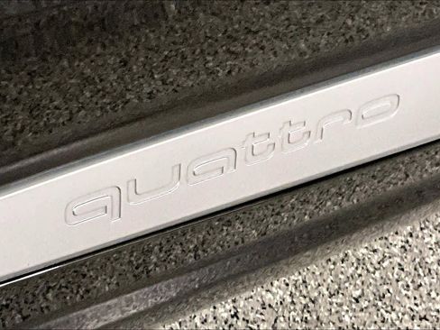 Used 2019 Audi Q7 3.0T Premium w/ Cold Weather Package image 9