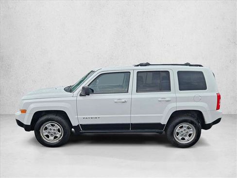 Used 2014 Jeep Patriot Sport FWD image 9