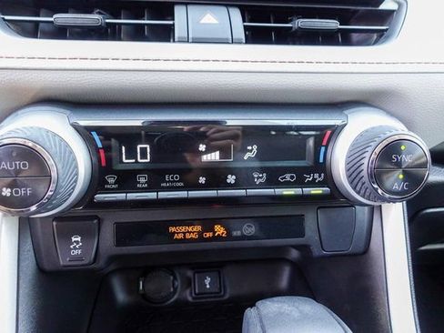 Used 2022 Toyota RAV4 XLE image 22