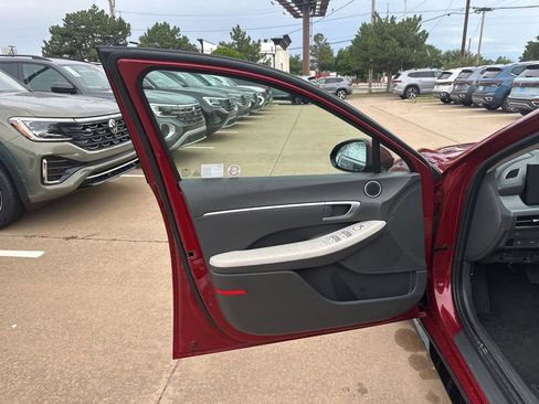 Used 2025 Hyundai Sonata SEL FWD image 13