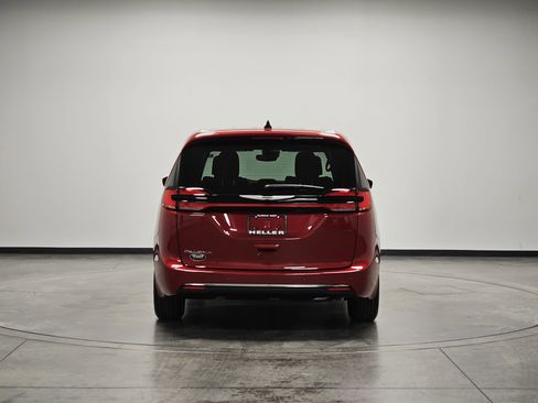 New 2026 Chrysler Pacifica Select FWD image 7