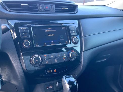 Used 2020 Nissan Rogue S FWD image 34