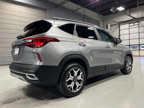 Used 2023 Kia Seltos EX AWD/4WD image 7