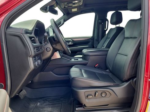 Used 2024 Chevrolet Suburban RST w/ Luxury Package AWD/4WD image 11