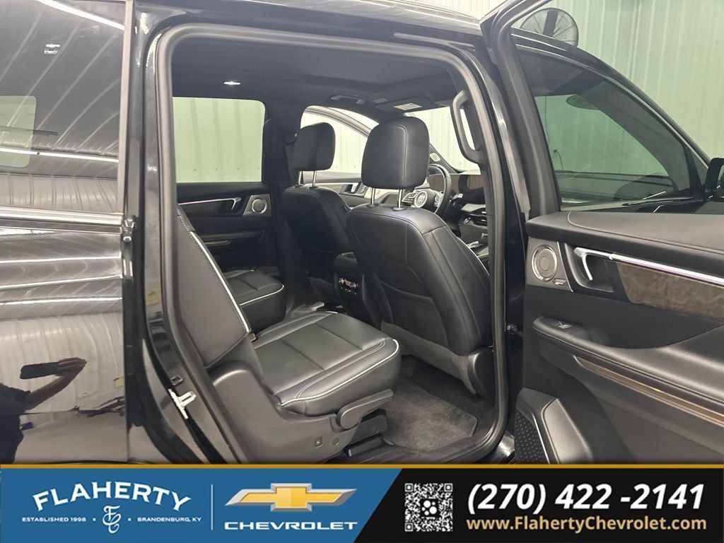 Used 2025 Buick Enclave Avenir w/ Super Cruise Package AWD/4WD image 15
