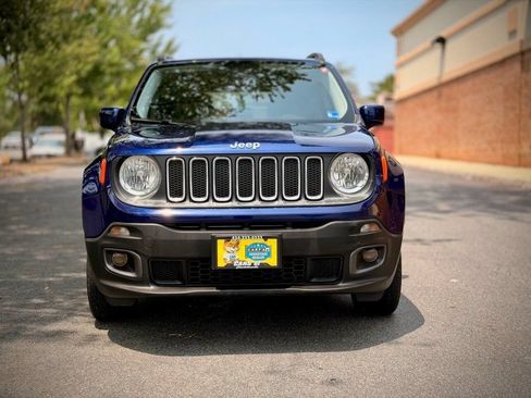 Used 2017 Jeep Renegade Latitude AWD/4WD image 2