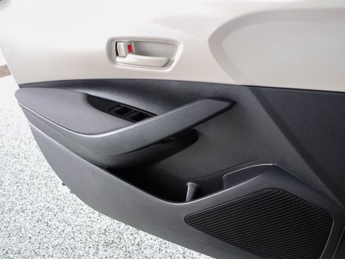 Used 2023 Toyota Corolla LE FWD image 21
