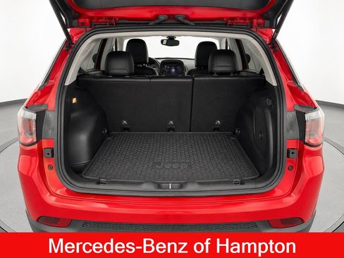 Used 2018 Jeep Compass Latitude w/ Popular Equipment Group FWD image 15