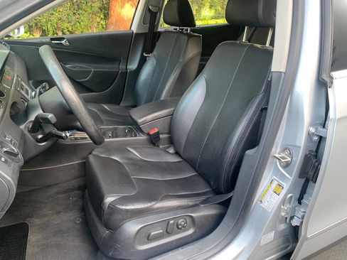 Used 2008 Volkswagen Passat 2.0T image 14