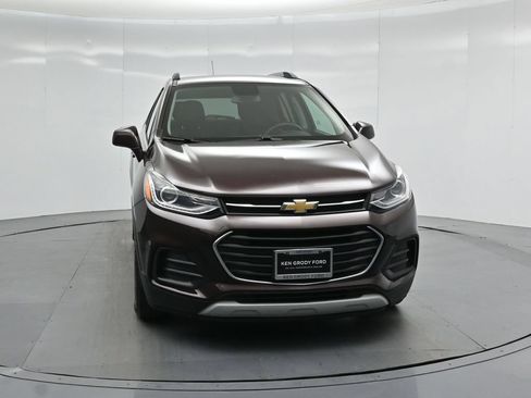 Used 2020 Chevrolet Trax LT w/ LT Convenience Package FWD image 50