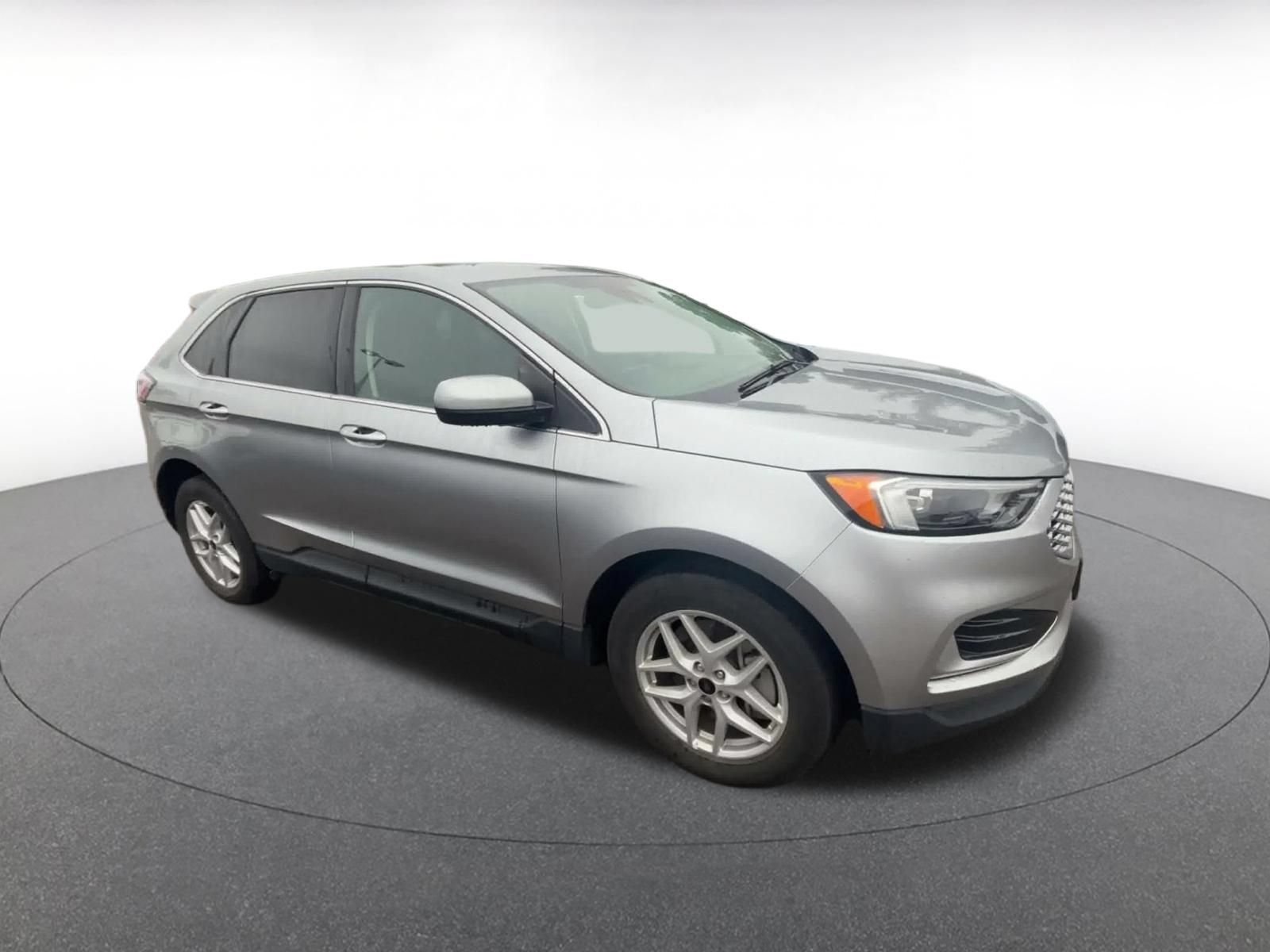 Used 2024 Ford Edge SEL AWD/4WD image 2