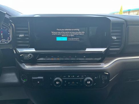 Used 2023 Chevrolet Silverado 1500 LT w/ Convenience Package II RWD image 9