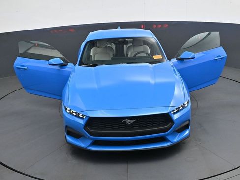 Used 2025 Ford Mustang Premium RWD image 41