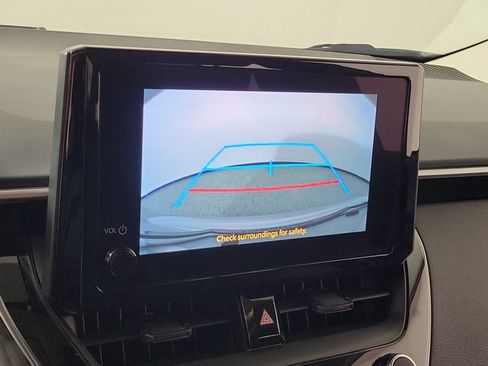 Used 2025 Toyota Corolla LE FWD image 29