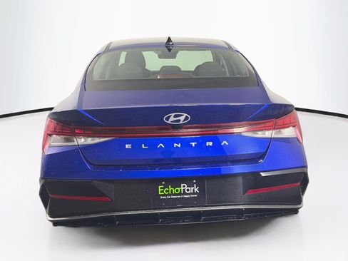 Used 2025 Hyundai Elantra SEL FWD image 7