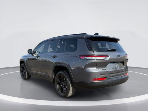 Used 2023 Jeep Grand Cherokee L Limited w/ Black Appearance Package AWD/4WD image 3