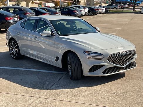 Used 2025 Genesis G70 2.5T image 4