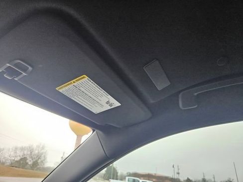 New 2026 Chevrolet Traverse LT image 21