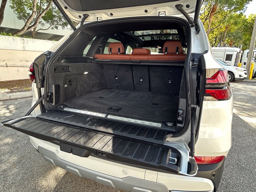 Used 2025 BMW X5 xDrive50e AWD/4WD image 40