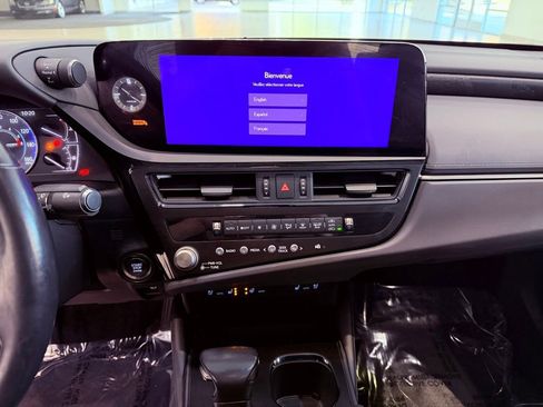 Certified 2023 Lexus ES 350 w/ Premium Package image 24