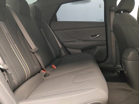 Used 2024 Hyundai Elantra SEL image 19