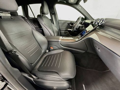 Used 2026 Mercedes-Benz GLC 300 4MATIC image 23