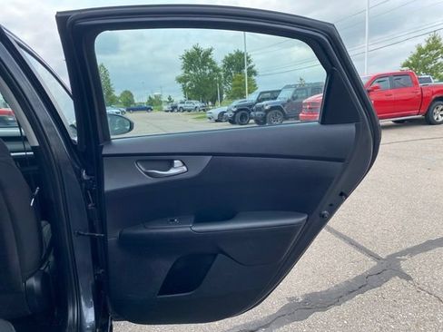 Used 2019 Kia Forte LXS FWD image 29