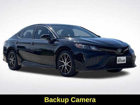 Used 2021 Toyota Camry SE w/ Cold Weather Package AWD/4WD image 13