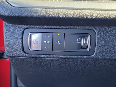 New 2026 Chevrolet Traverse LT image 13