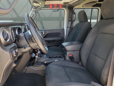 Used 2018 Jeep Wrangler Unlimited Rubicon AWD/4WD image 12