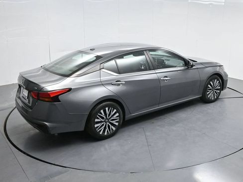 Used 2024 Nissan Altima 2.5 SV FWD image 52