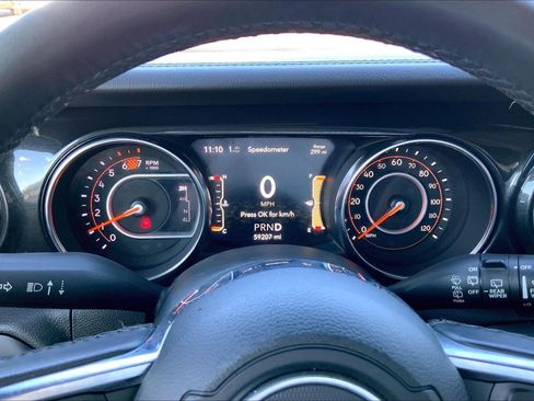 Used 2020 Jeep Wrangler Unlimited Sahara image 23