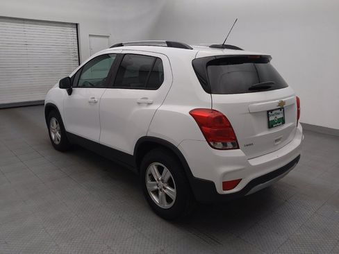 Used 2021 Chevrolet Trax LT w/ Premium Seat Package FWD image 5
