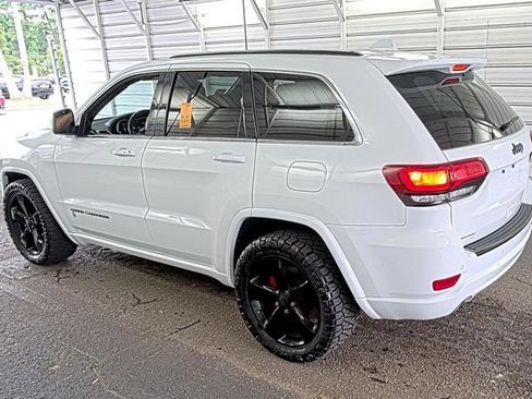 Used 2015 Jeep Grand Cherokee Altitude RWD image 2