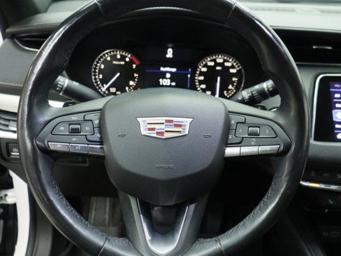 Used 2020 Cadillac XT4 Premium Luxury FWD image 10
