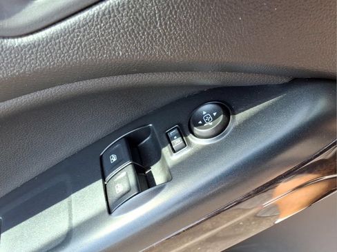 Used 2016 GMC Canyon SLE RWD image 17