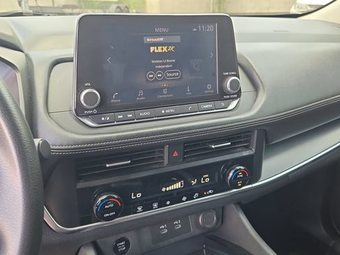 Certified 2024 Nissan Rogue SV FWD image 20