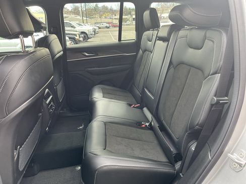 New 2026 Jeep Grand Cherokee Altitude image 18