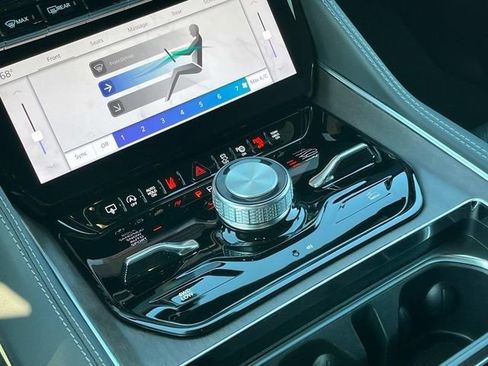 New 2024 Jeep Grand Wagoneer Series I w/ Flexible Seating Group AWD/4WD image 7