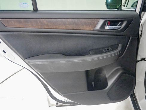 Used 2016 Subaru Outback 2.5i Limited image 39