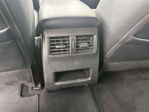 Used 2023 Mitsubishi Outlander SE image 12