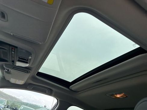 Used 2024 Subaru Crosstrek 2.5i Limited w/ Crosstrek Mirror Package image 19